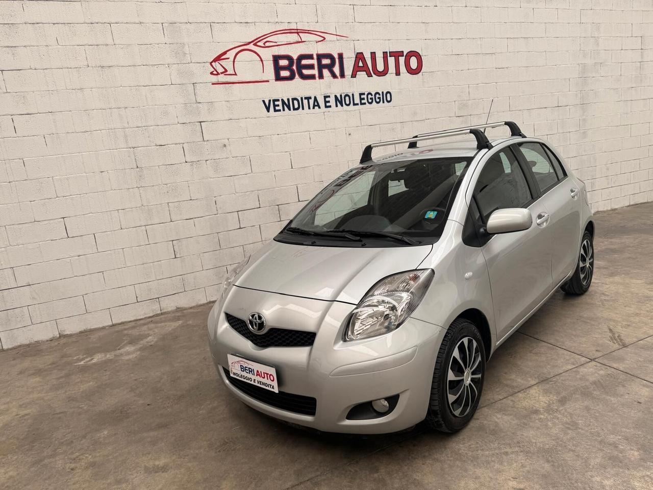 Toyota Yaris benzina adatta neopatentati