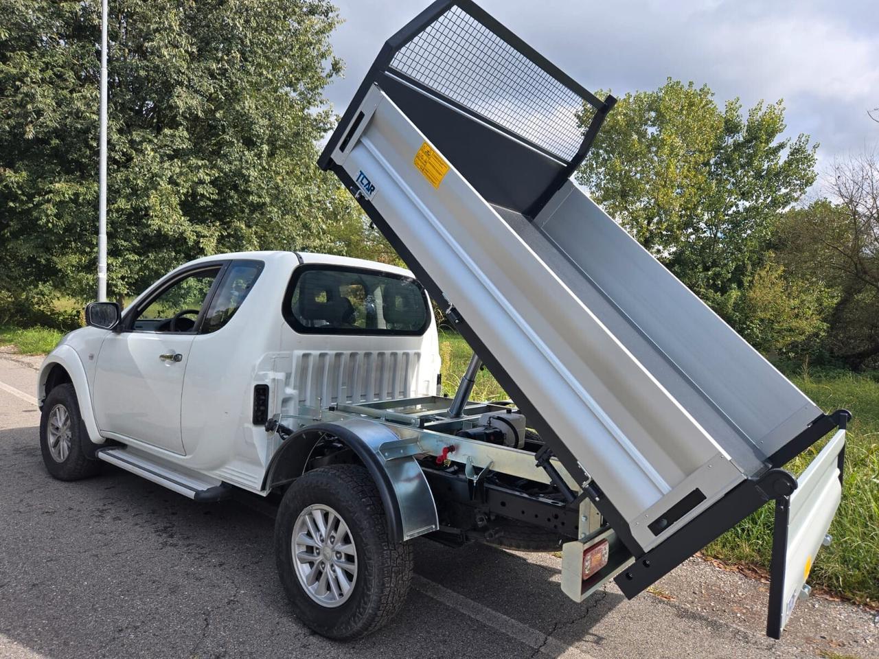 Mitsubishi L200 2.5 DI-D 2 Porte 2015- CON CASSONE RIBALTABILE!