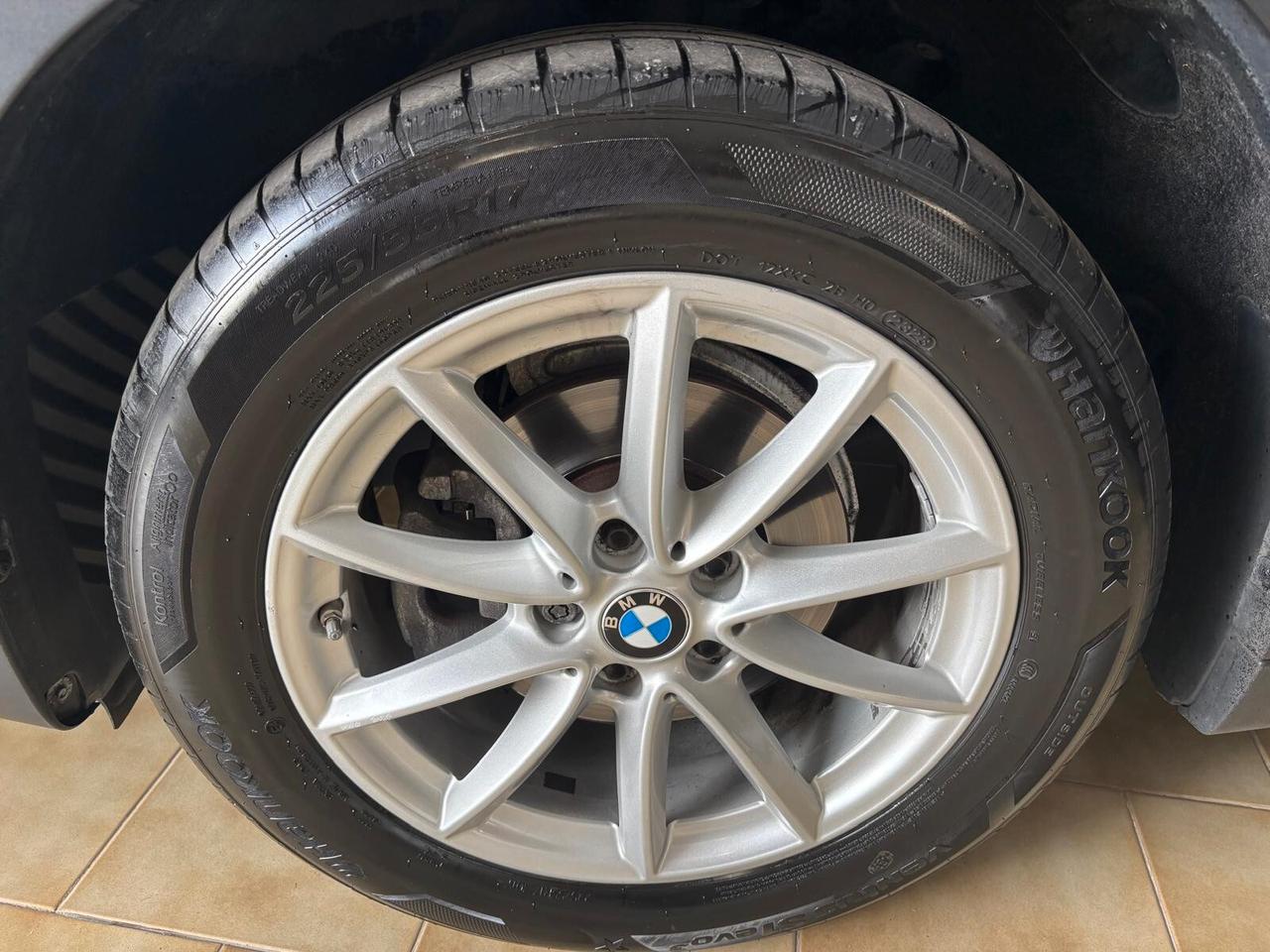 BMW X1 ANNO 2017 DS 1.6 ADATTA NEOPATENTATI KM 144 MILA