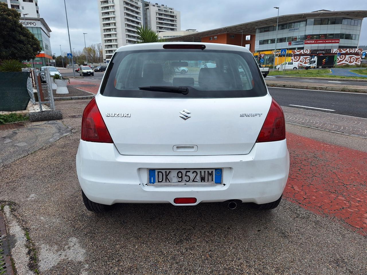 Suzuki Swift 1.3 DDiS 69CV 5PORTE GLX NEOPATENTATI BASSI CONSUMI OTTIMA