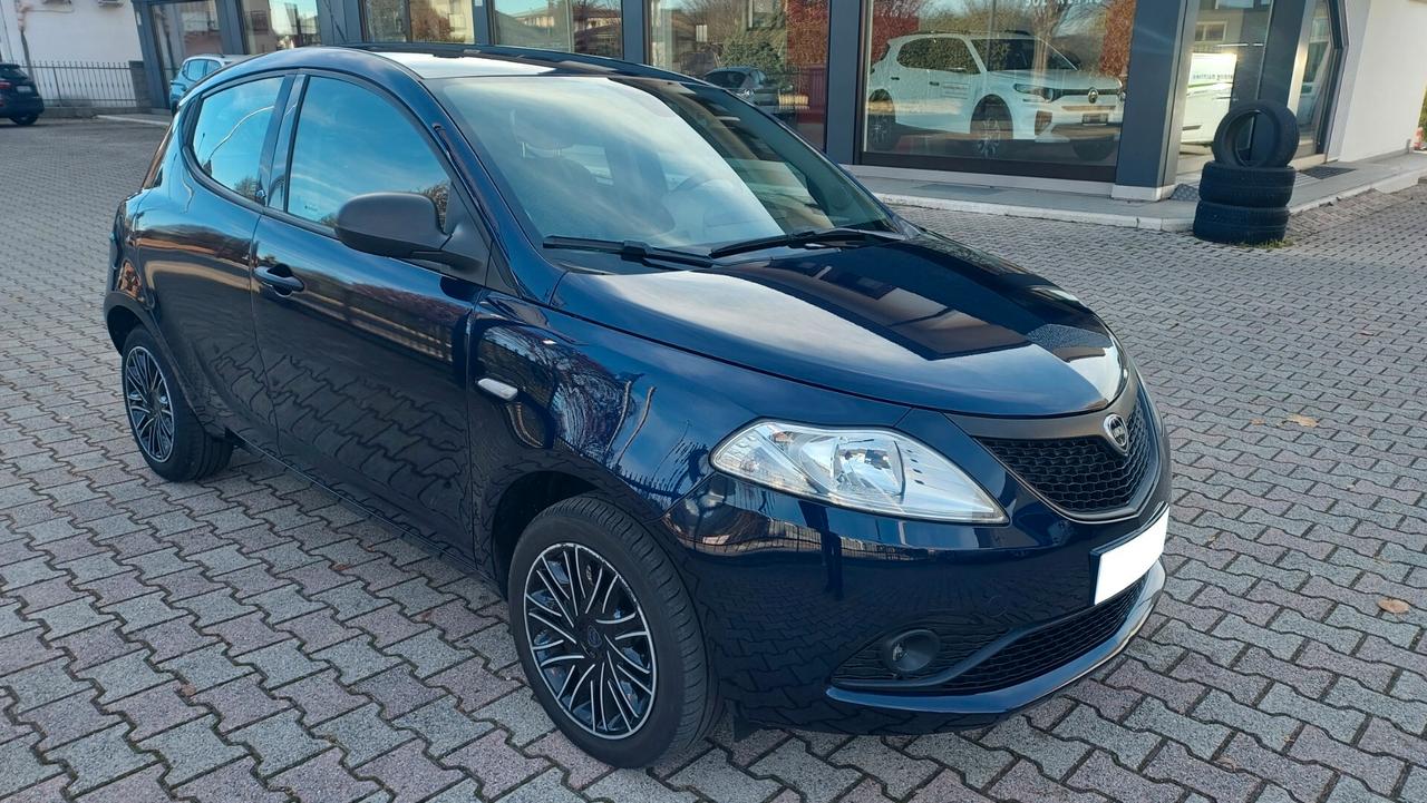Lancia Ypsilon 1.2 69 CV 5 porte Elefantino Blu