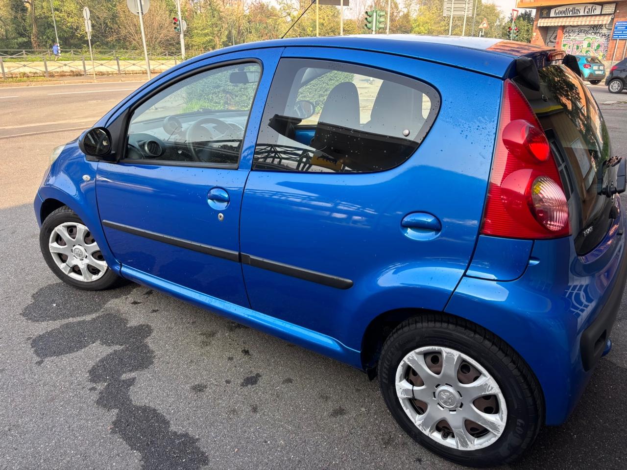 Peugeot 107 1.0 68CV 5p. Desir