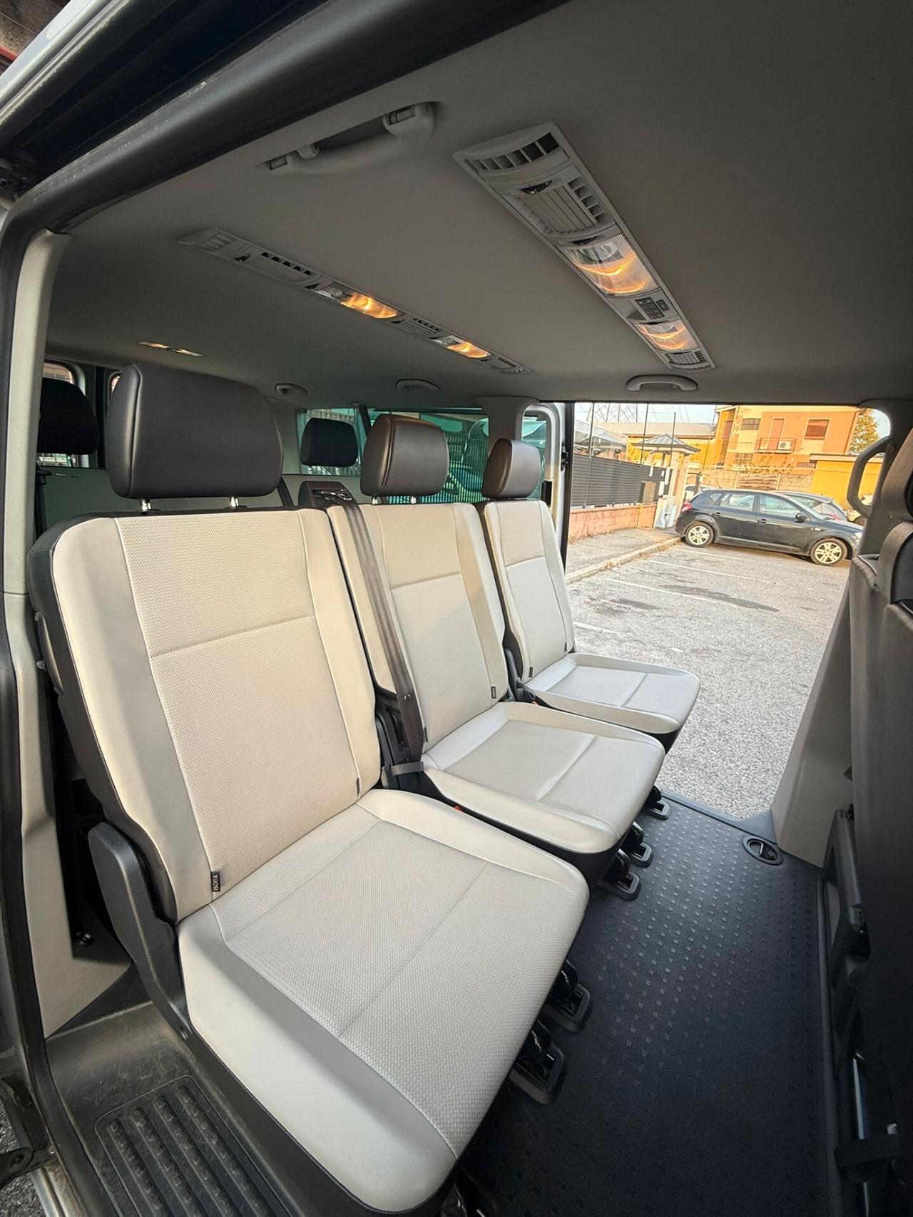 Volkswagen Caravelle 2.0 TDI 150CV DSG 4 Motion PC Comfortline