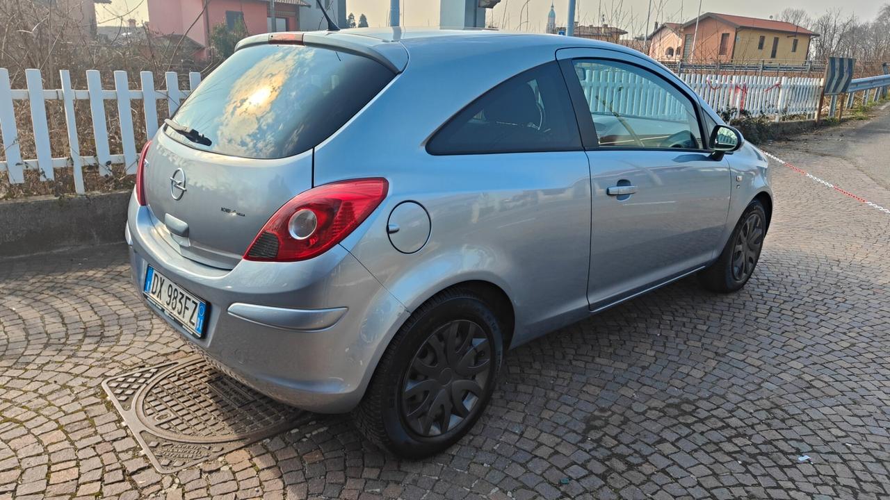 Opel Corsa 1.2 80CV 3 porte GPL-TECH Club