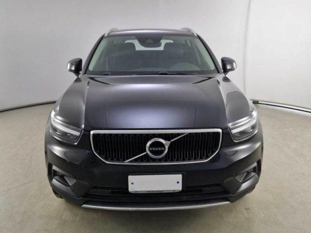 VOLVO XC40 T2 Geartronic Momentum Pro