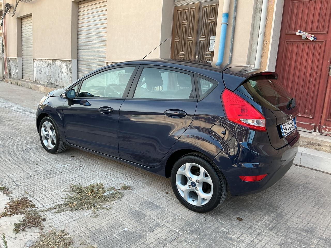 Ford Fiesta Ikon 1.4 TDCi 70CV 5 porte