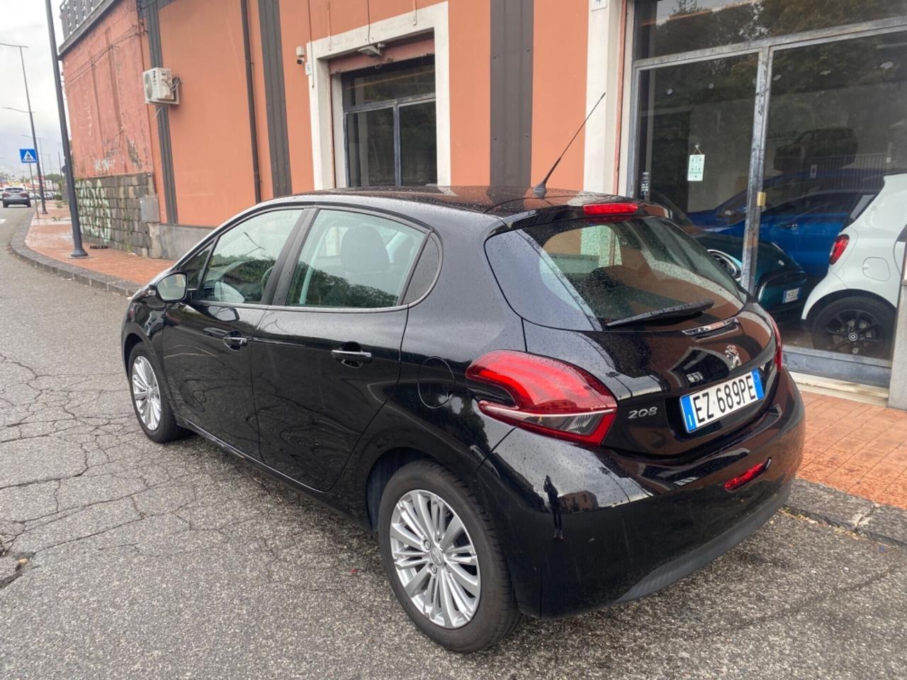 Peugeot 208 PureTech 82 5 porte Allure 2015