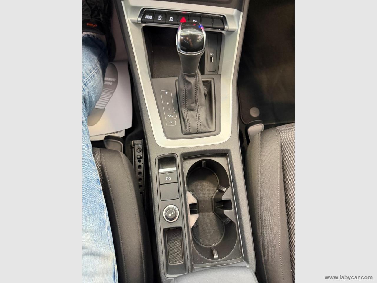 AUDI Q3 35 TDI S tronic Business Advanced