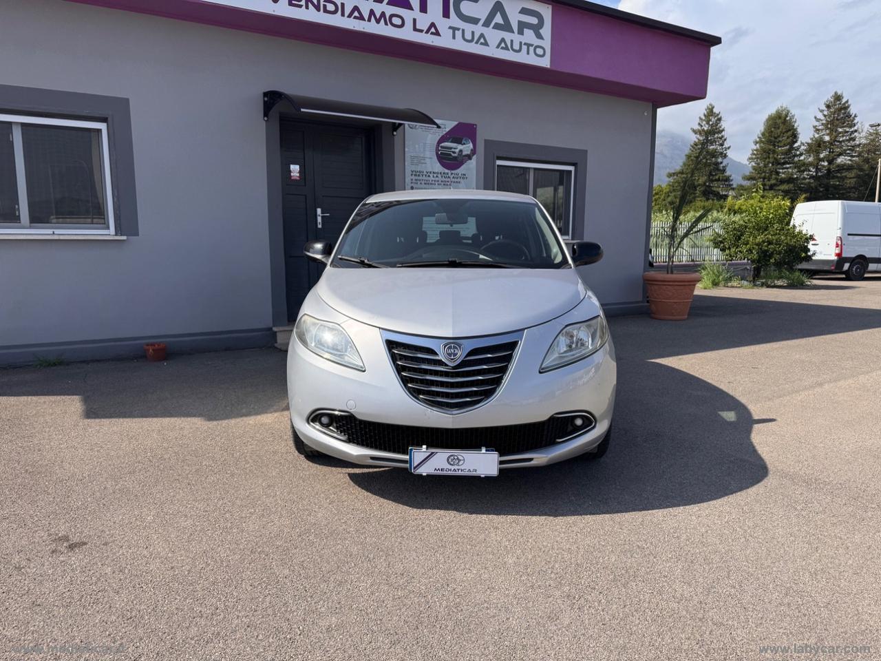 LANCIA Ypsilon 1.2 69 CV 5p. GPL Ecochic Silver