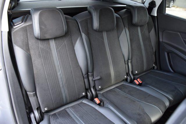 PEUGEOT 5008 BlueHDi 130 S&S EAT8 Crossway