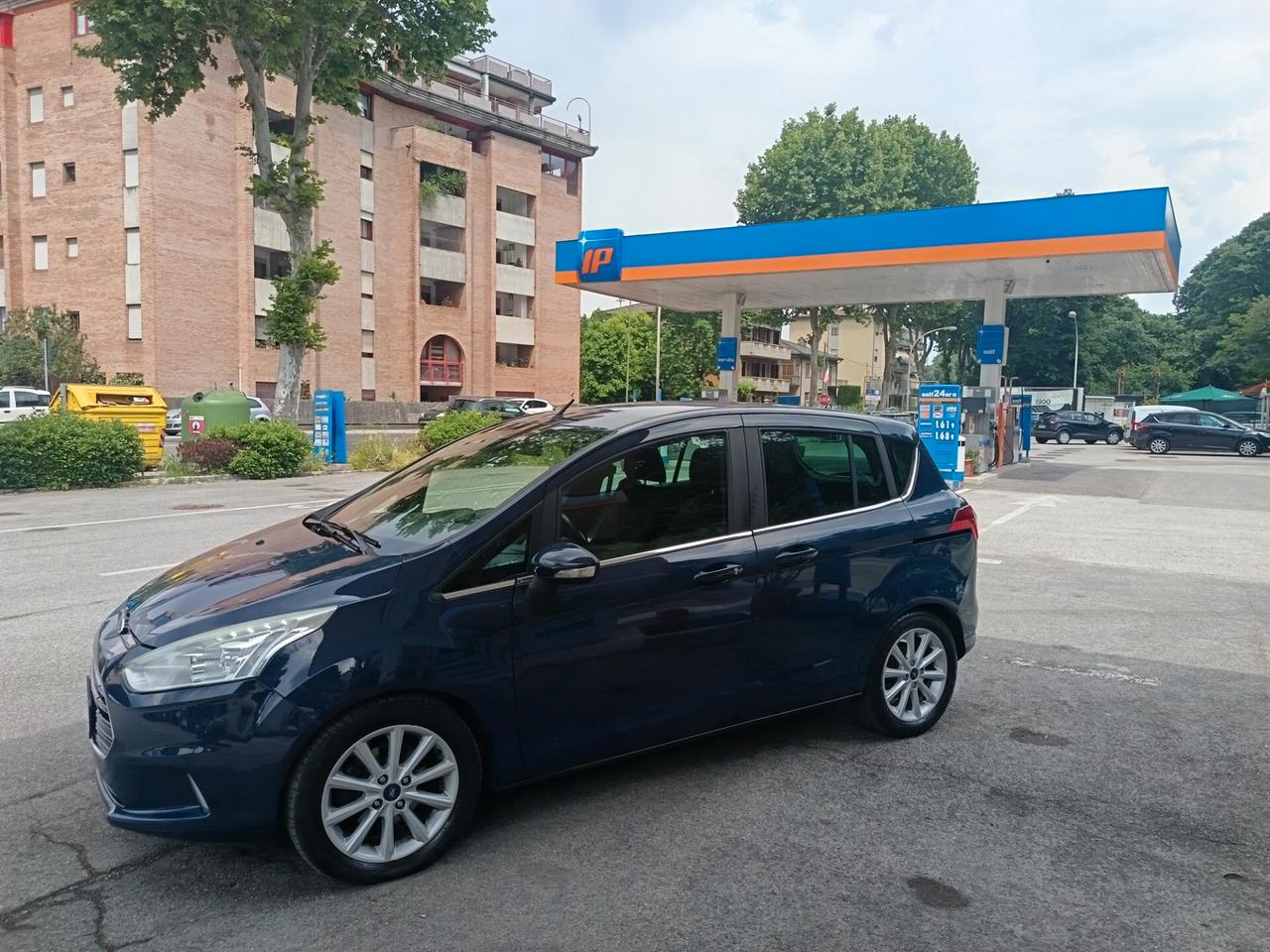 Ford B-Max 1.5 TDCi 95 CV Titanium ok neo patente
