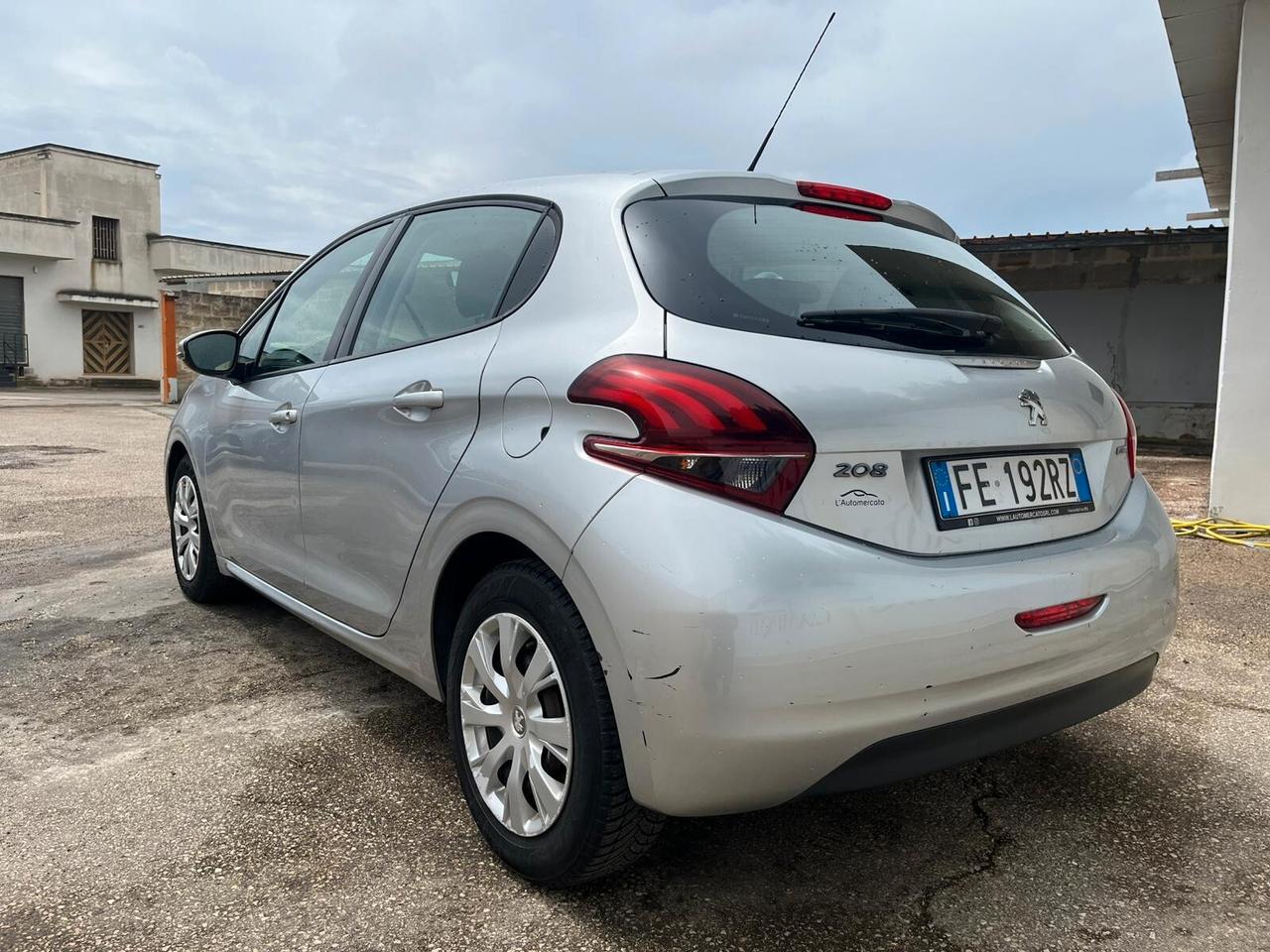 Peugeot 208 PureTech 2016 UNIPRO 118000KM