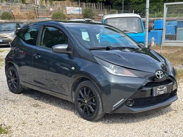 Toyota Aygo 1.0 VVT-i 69 CV 5 porte x-black TSS