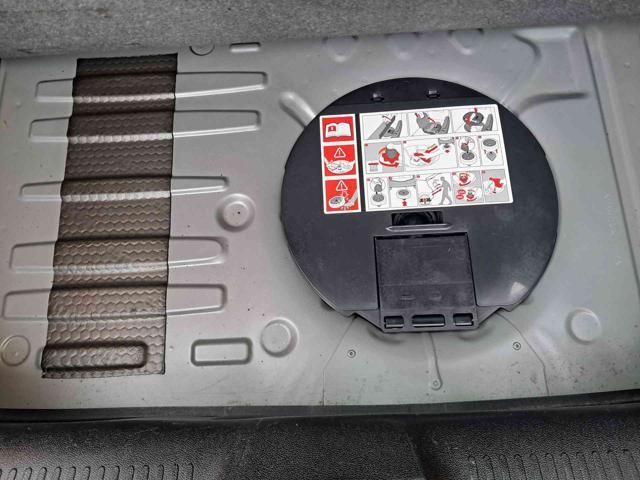 RENAULT Clio 1.2 16V 5 porte Luxe ok neopatentati