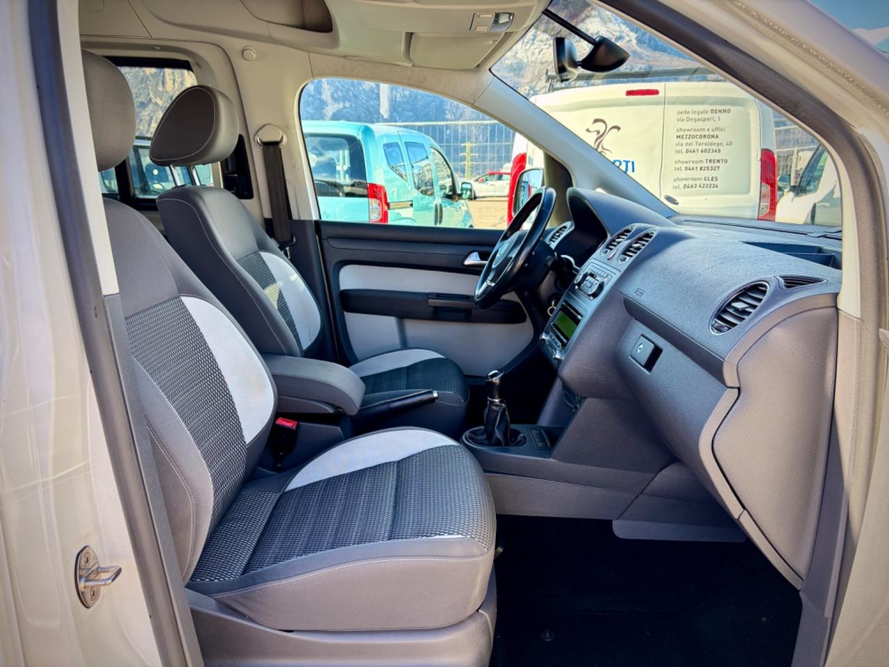 Volkswagen Caddy 1.6 TDI 102 CV 5p. Cross