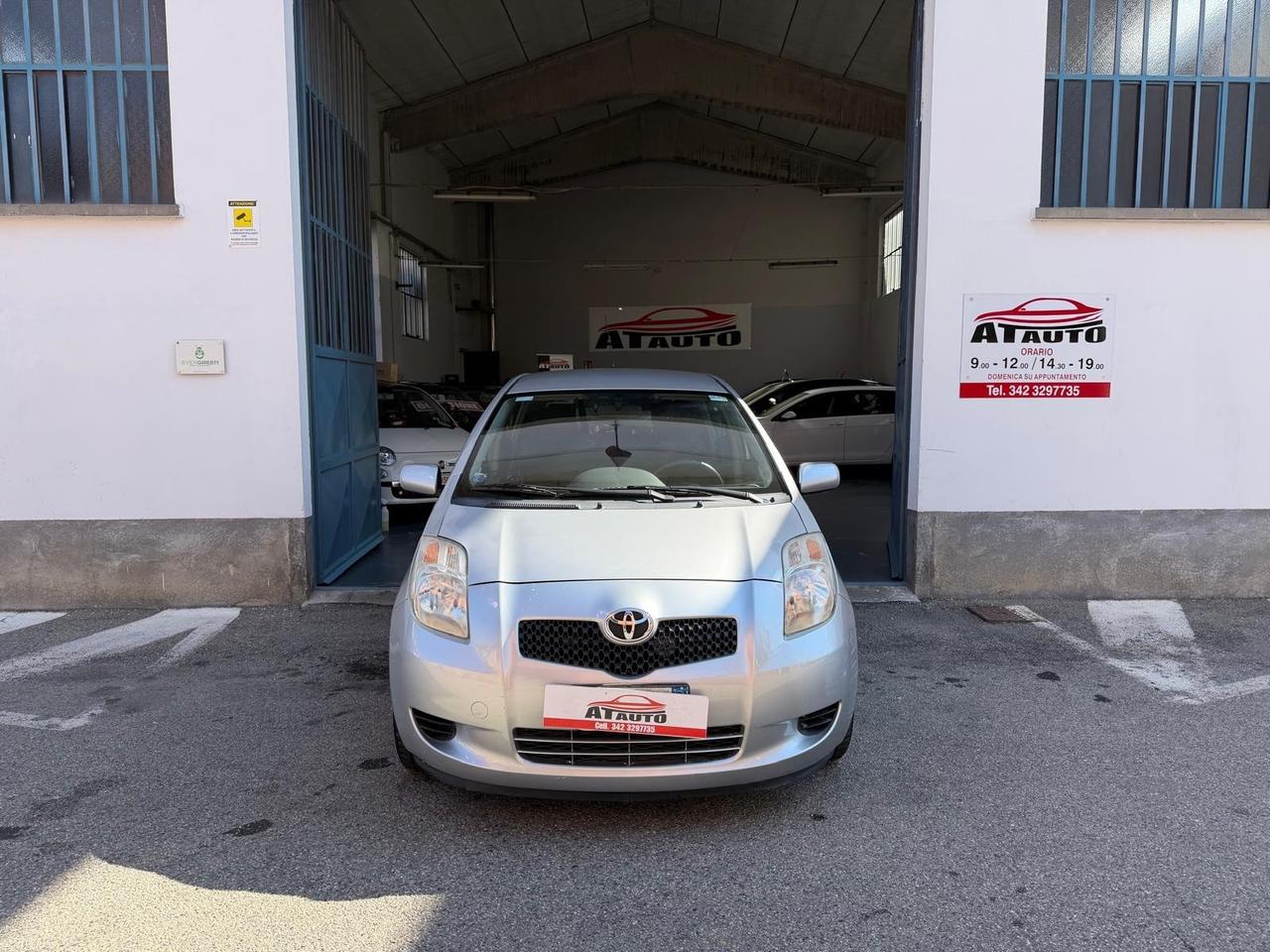 Toyota Yaris 1.0 5 porte