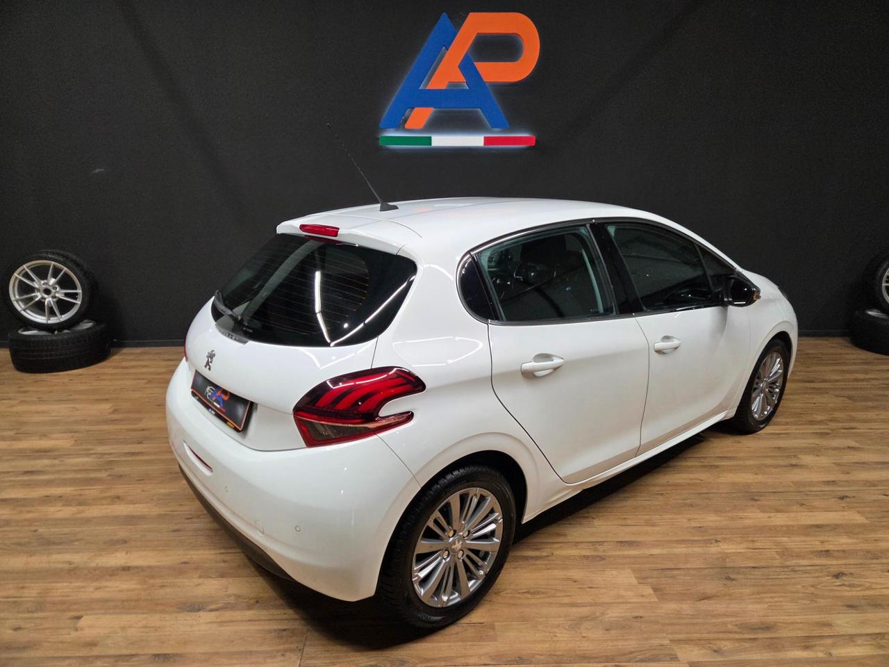 Peugeot 208 5 Porte 208 5p 1.2 puretech Allure s&s 82cv my18
