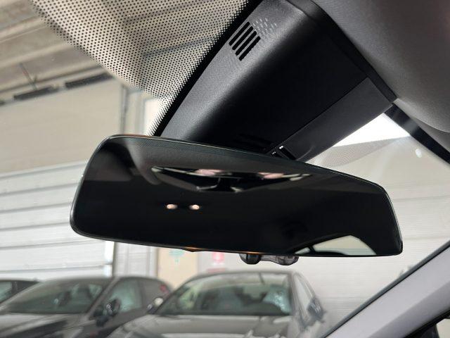 BMW 118 i 5p. Business Advantage "18 Msport /Nav/F.Led/Par