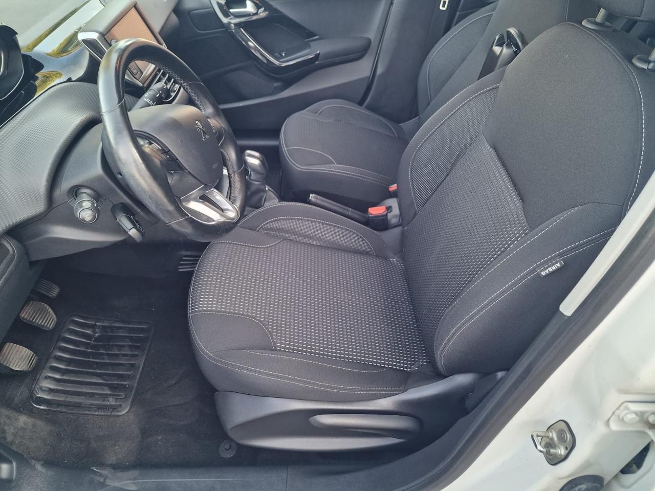 Peugeot 208 PureTech 82 5 porte Allure