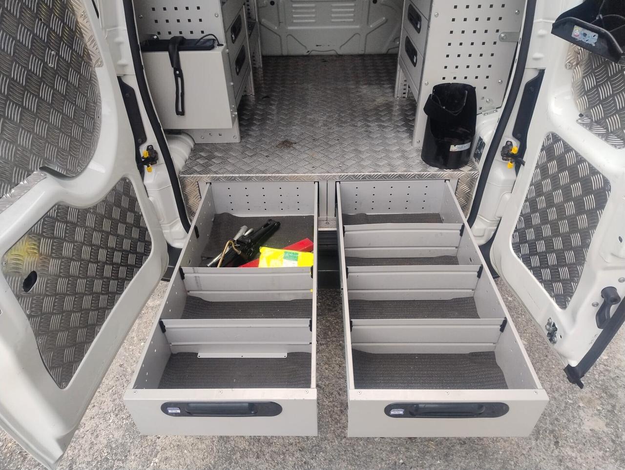 Fiat Fiorino 1.3 Mjet II Adventure 95Cv ALLESTITO