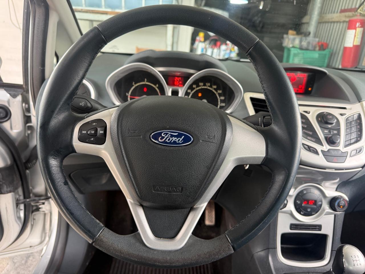 Ford Fiesta Diesel titanium 1.4 TDCi NEOPATENTATI