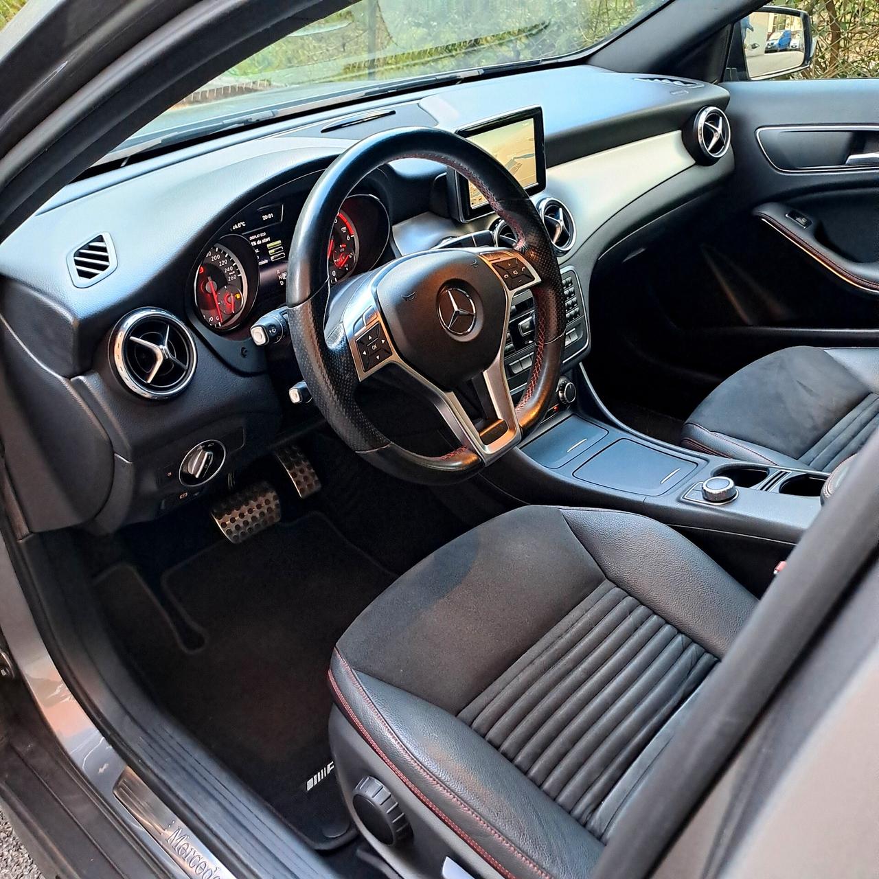Mercedes GLA UNICO PROPRIETARIO - Full Optional