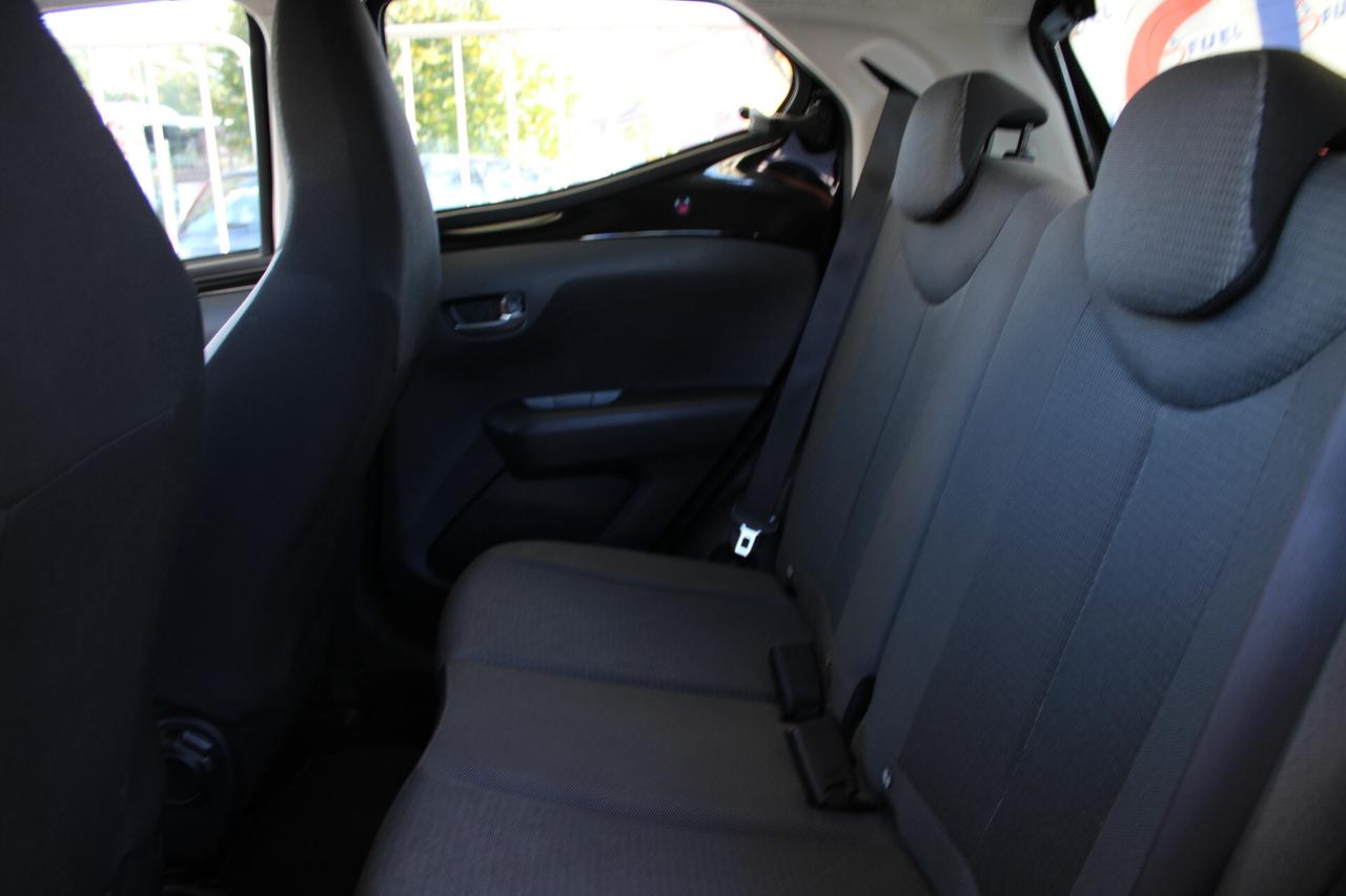 Toyota Aygo Connect 1.0 VVT-i 72 CV 5 porte x-clusiv