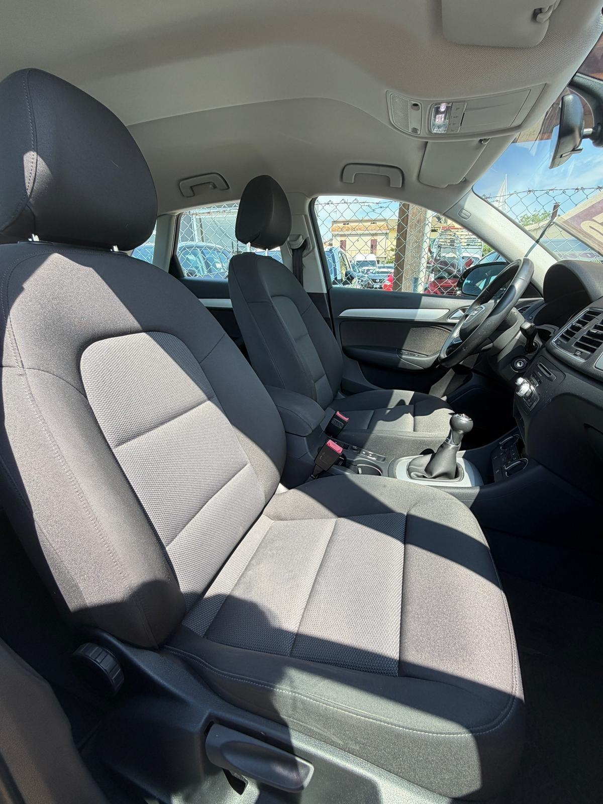Audi Q3 2.0 TDI 120 CV Business