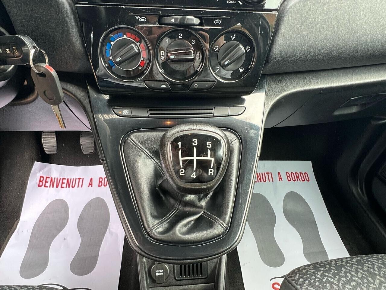 Lancia Ypsilon 1.2 69 CV 5 porte S&S Platinum