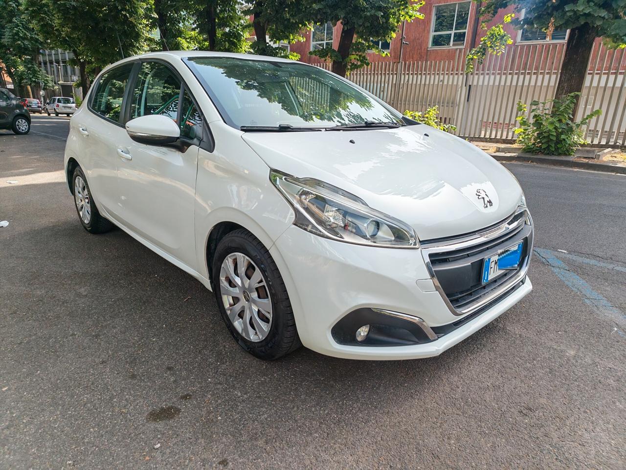 Peugeot 208 BlueHDi 75 5 porte Allure - GARANZIA - IVA ESPOSTA