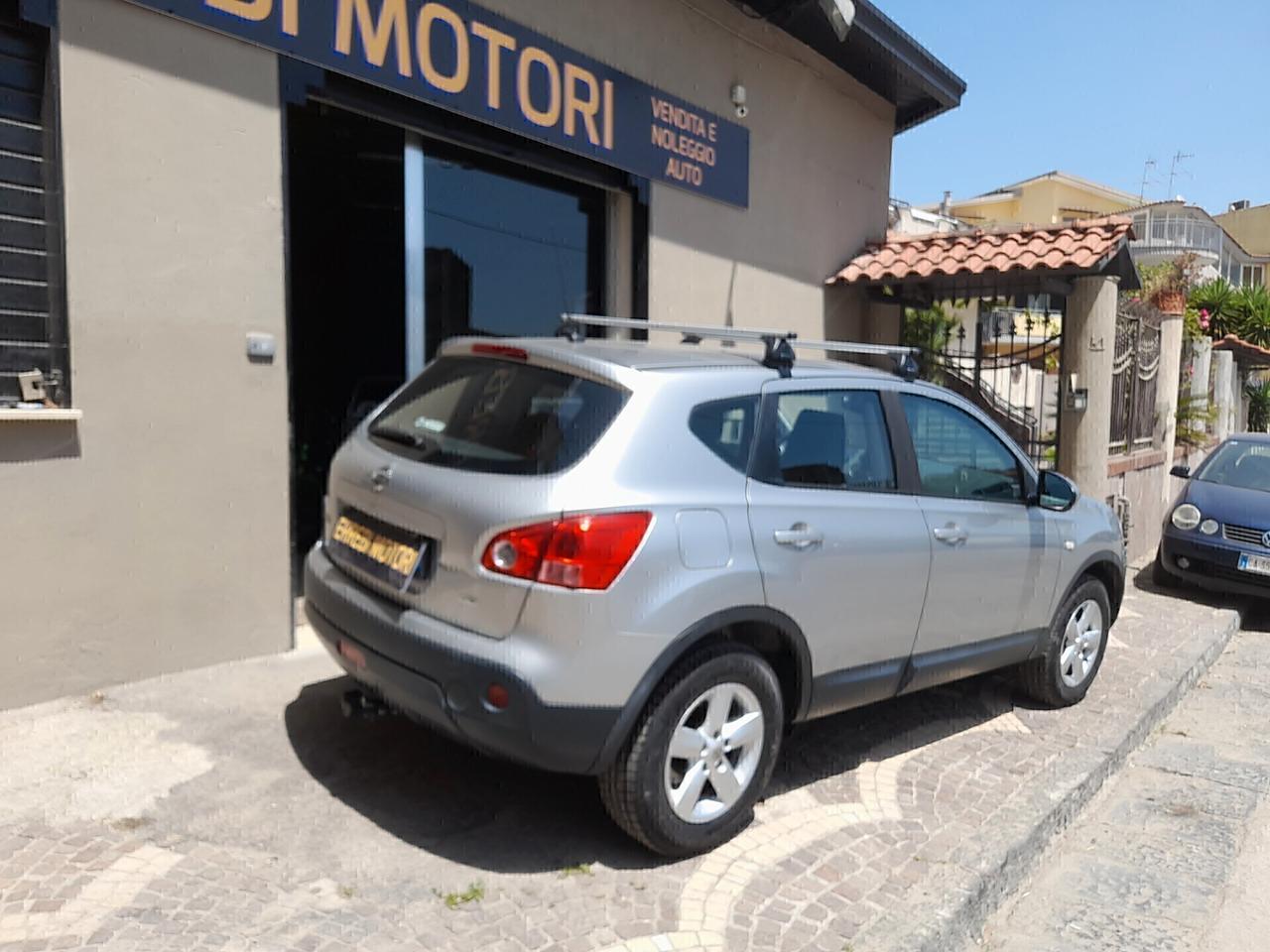 Nissan Qashqai 4X4 GANCIO TRAINO