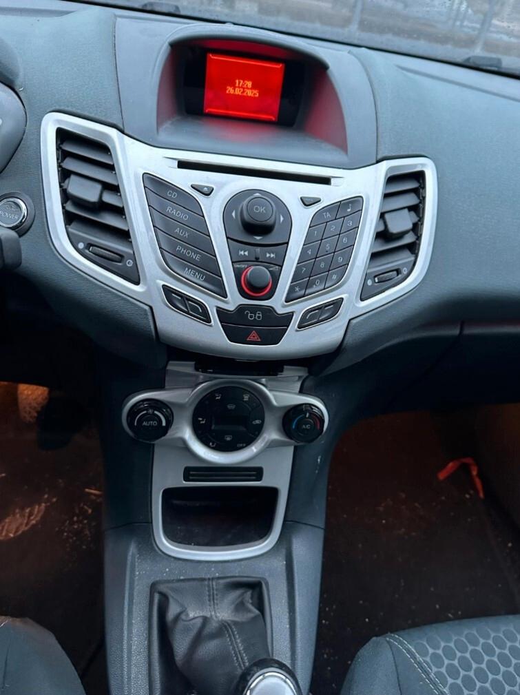 Ford Fiesta 1.6 TDCi 90CV Titanium