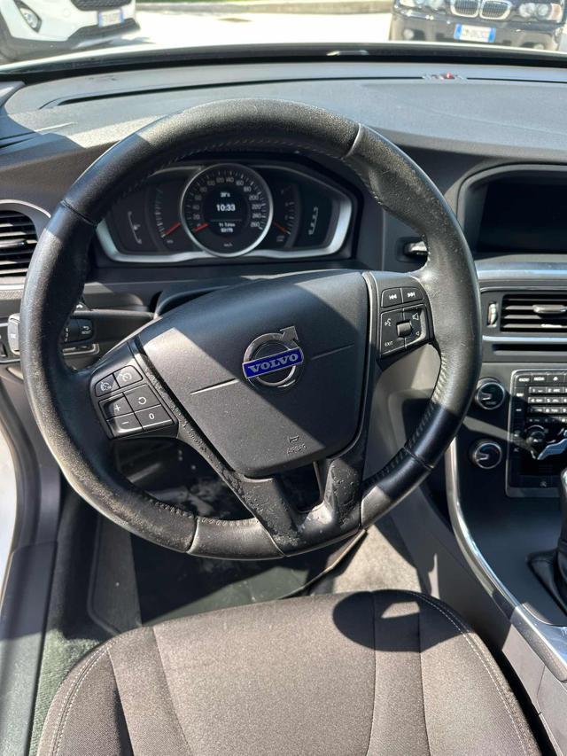 VOLVO V60 D2 Geartronic R-design