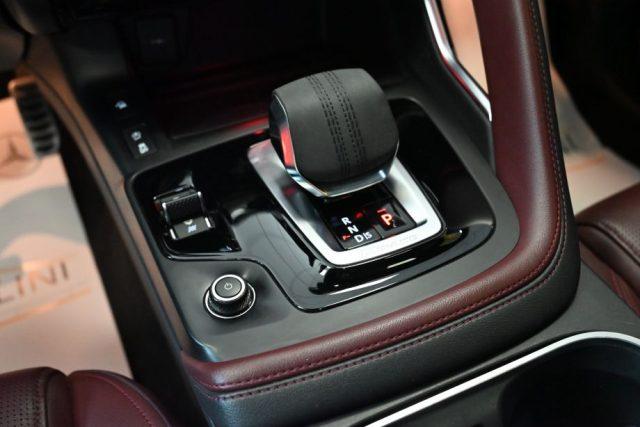 JAGUAR E-Pace 2.0 d R-DYNAMIC HSE 204CV AUT.TETT.20"CAM360°FULL!