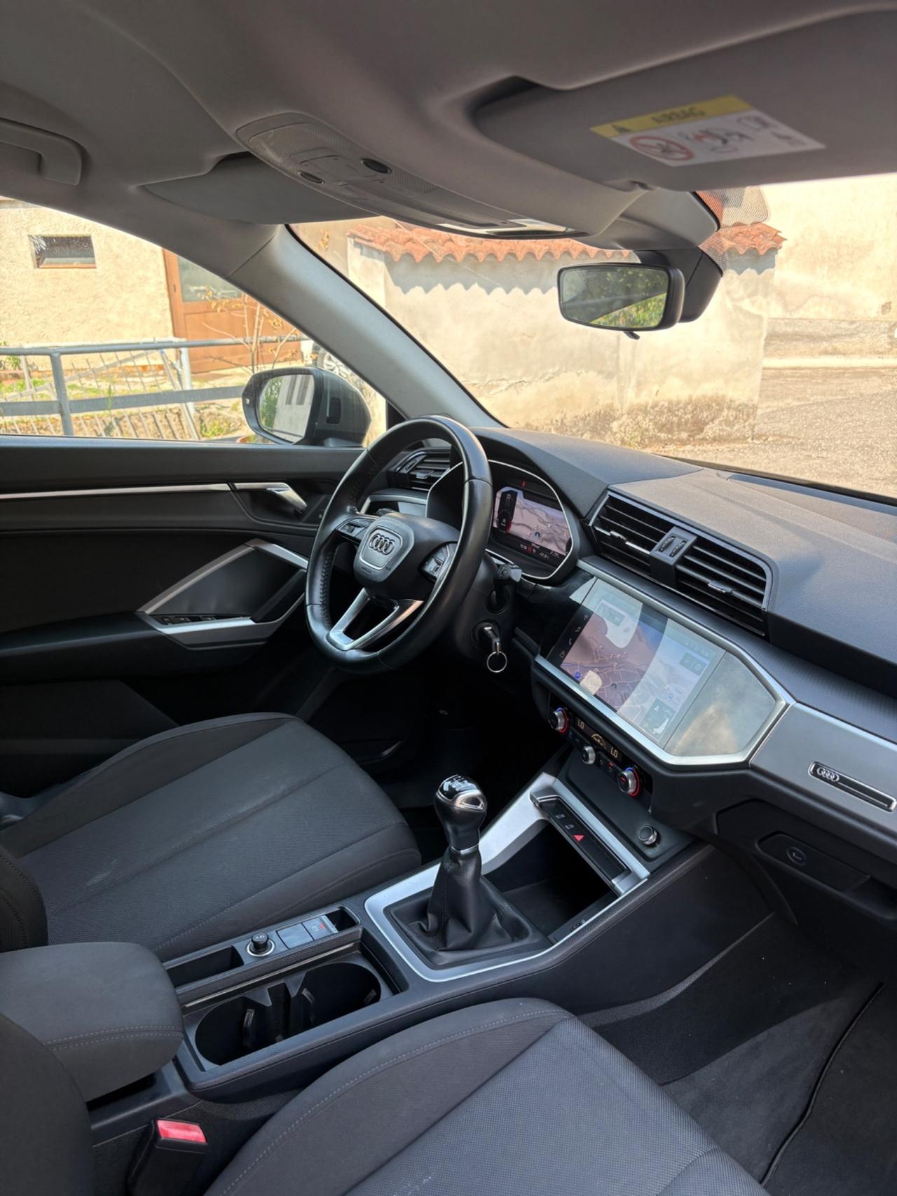 Audi Q3 35 TFSI Business Advanced