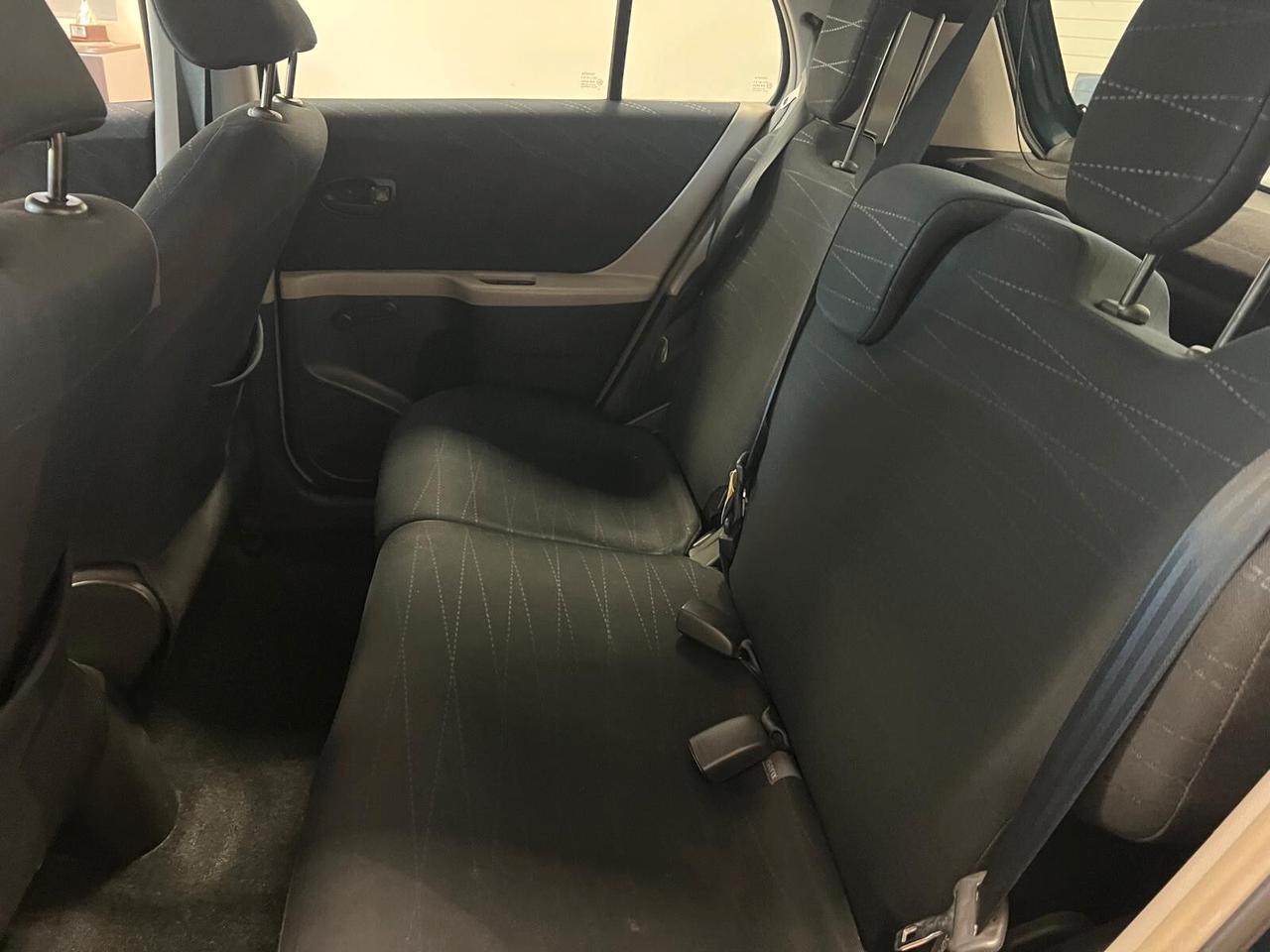 Toyota Yaris 1.0 5 porte