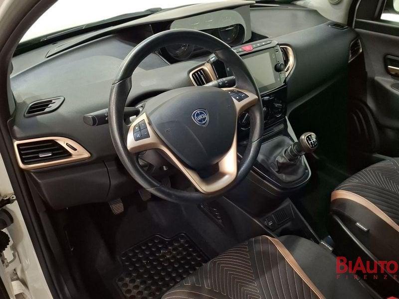 Lancia Ypsilon Ypsilon 1.0 firefly hybrid Alberta Ferretti s&s 70cv
