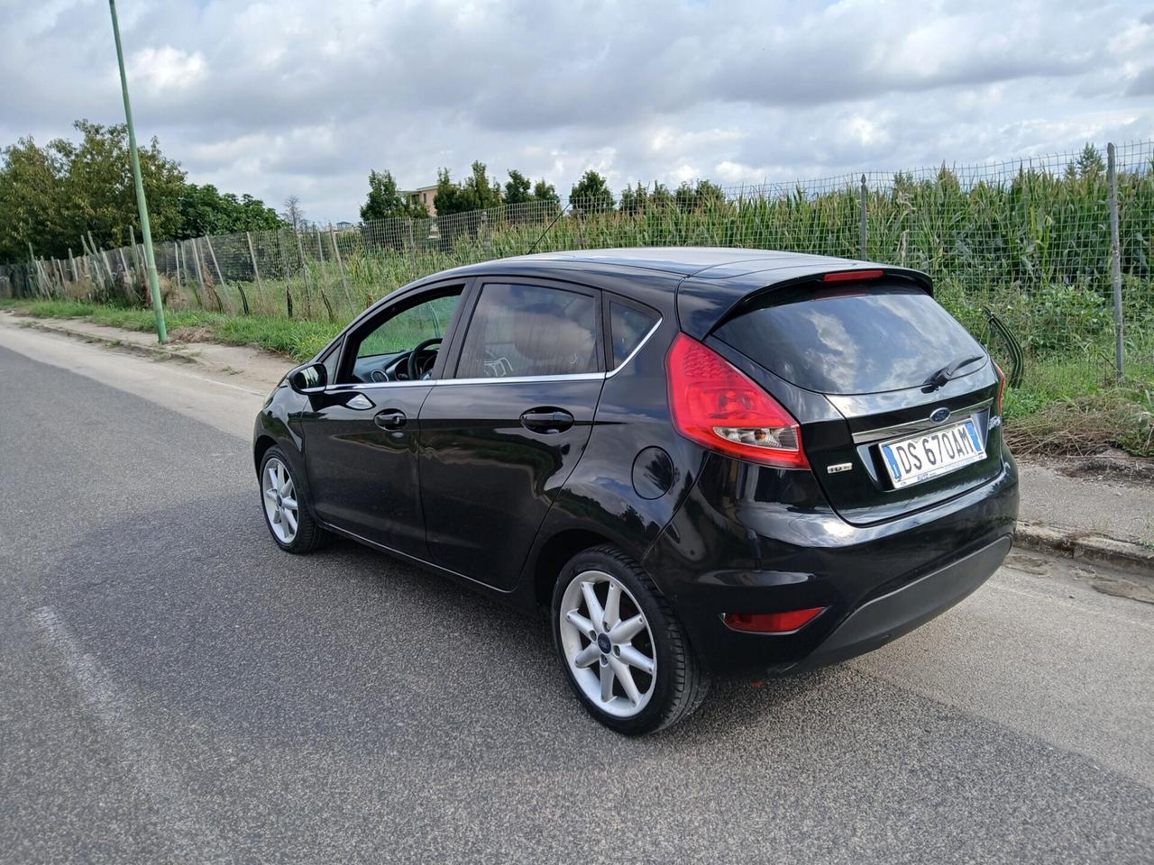 Ford Fiesta 1.4 TDCi 5p. Modello Titanium
