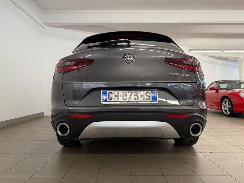 Alfa Romeo Stelvio 2.2 Turbodiesel 160 CV AT8 RWD