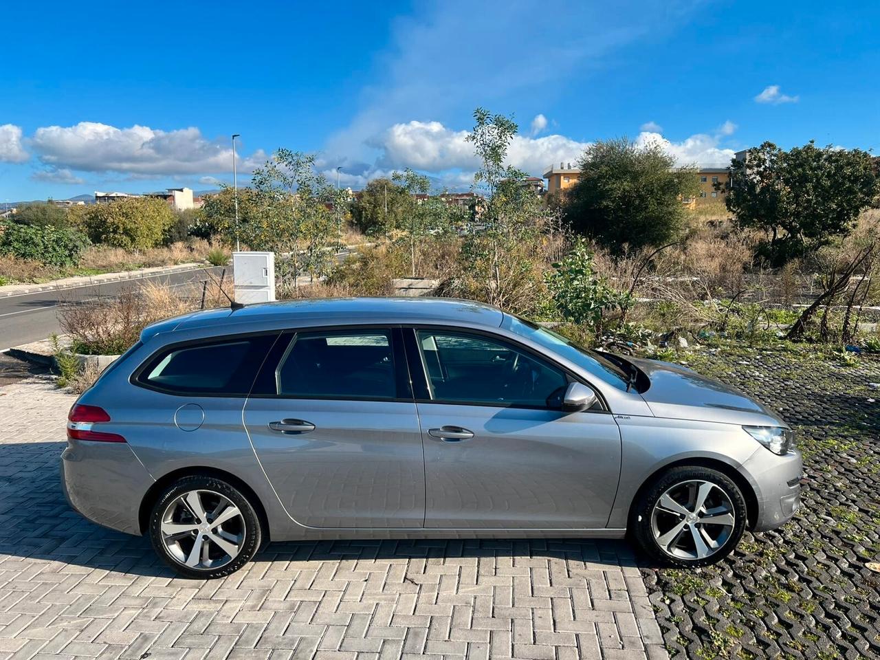 Peugeot 308 1.6HDI MODELLO ALLURE CHIAMA 2017