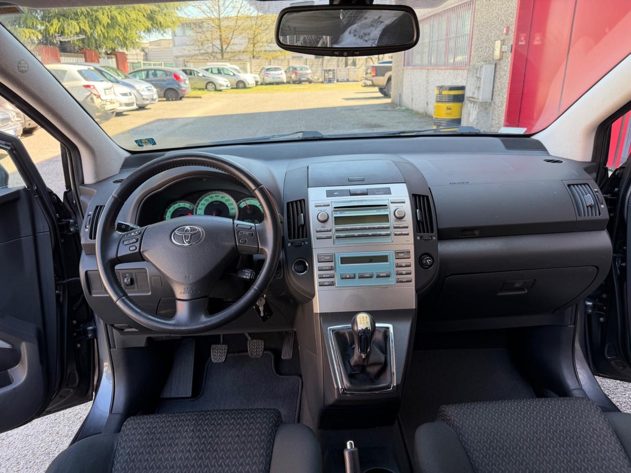 Toyota Corolla Verso 1.8 16V MY'08 7pti