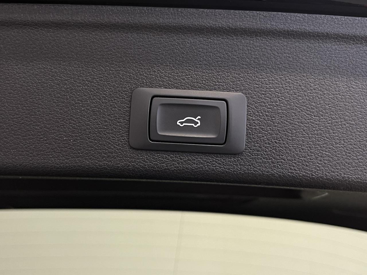 AUDI A4 AVANT 35 TFSI MHEV S-TRONIC S-LINE EDITION