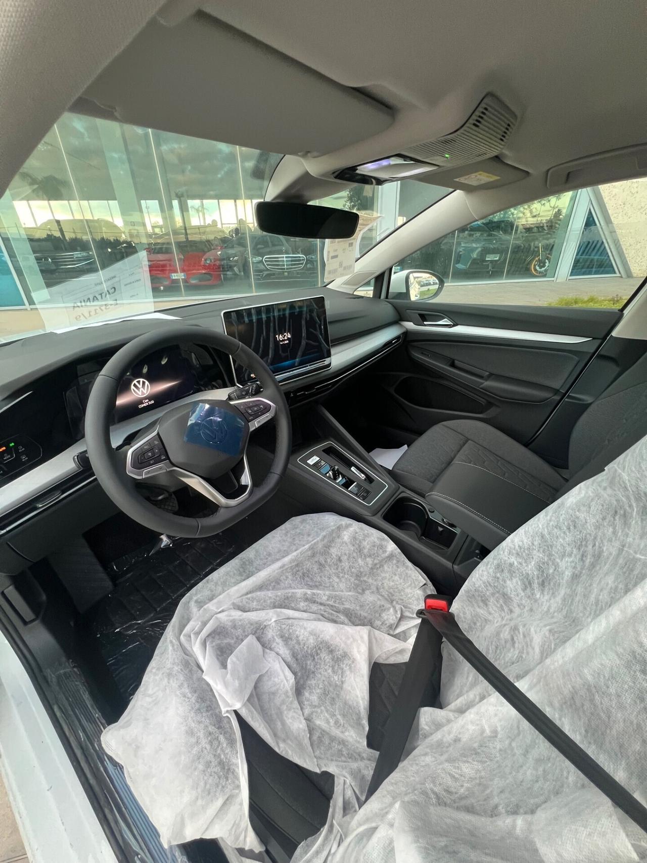 Volkswagen Golf 1.5 eTSI dsg possibilità noleggio no scoring