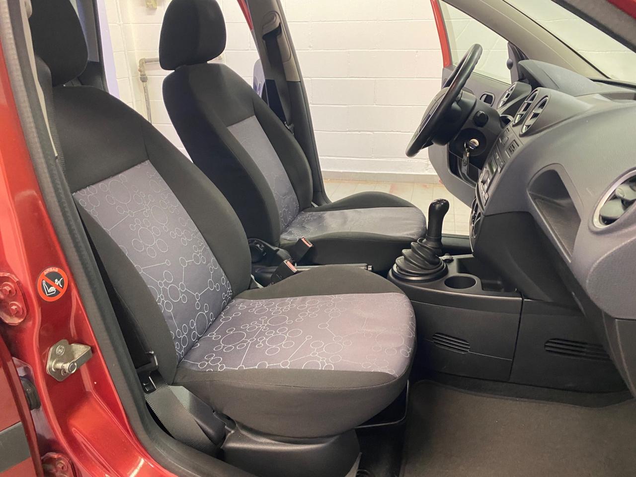 Ford Fiesta 1.4 16V 5p. Ghia