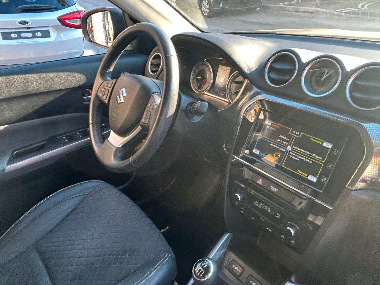 Suzuki Vitara 1.4 Hybrid Top