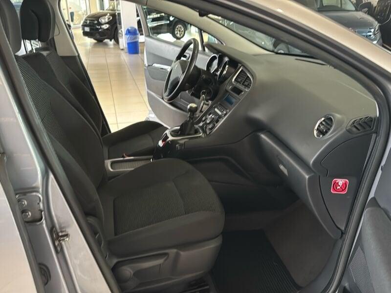 Peugeot 5008 1.6 8v HDi 115cv Allure FAP