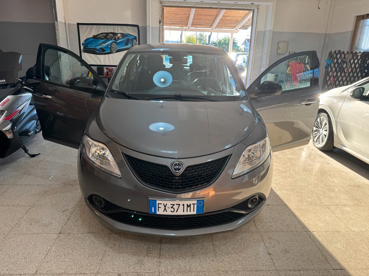 Lancia Ypsilon 1.2 69 CV 5 porte Gold OK NEOPATENTATI
