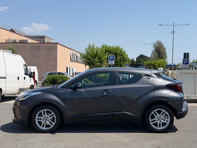 TOYOTA C-HR 1.8 Hybrid E-CVT Business