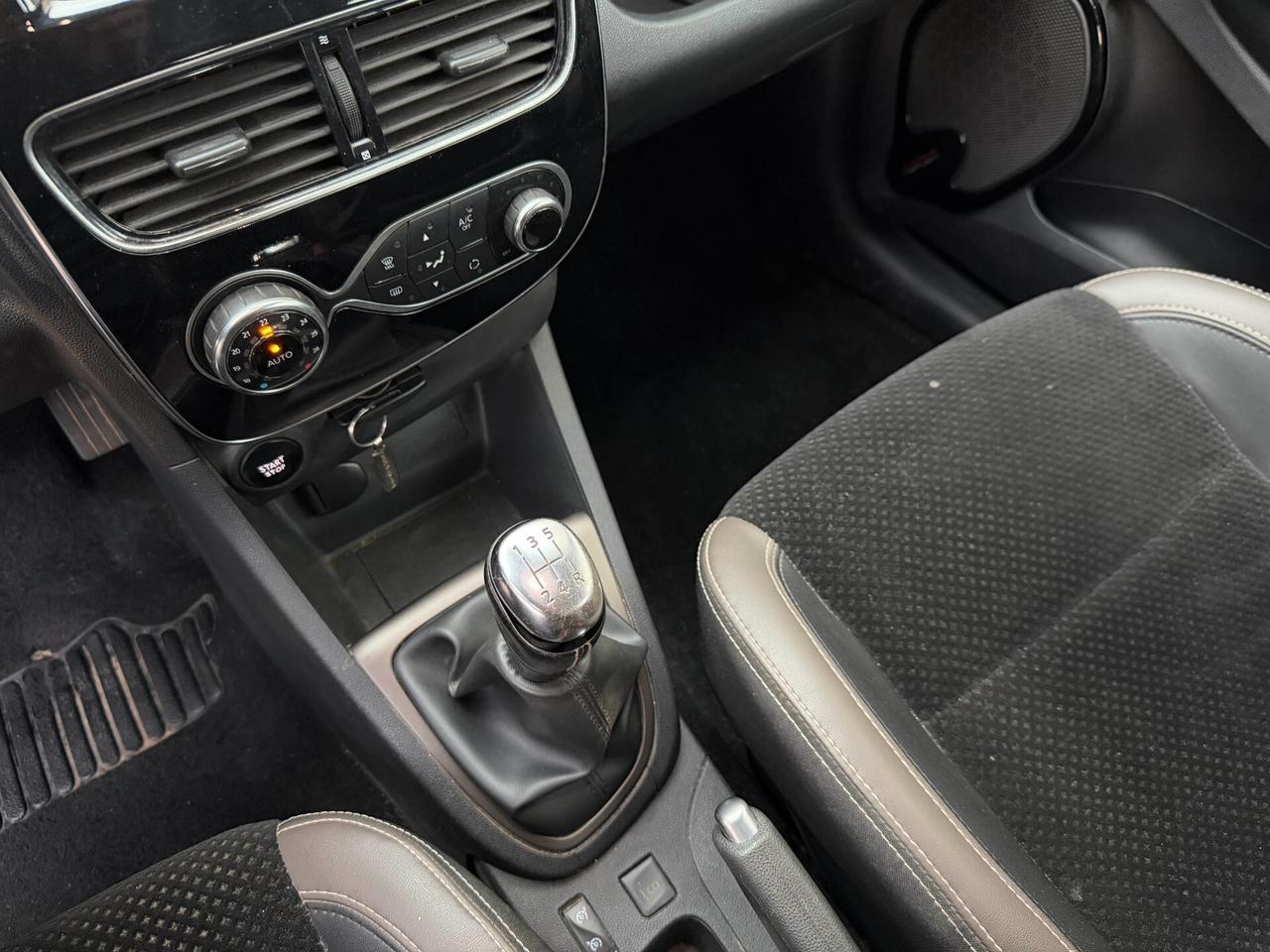 Renault Clio TCe 12V 90CV Start&Stop NEOPATENTATI