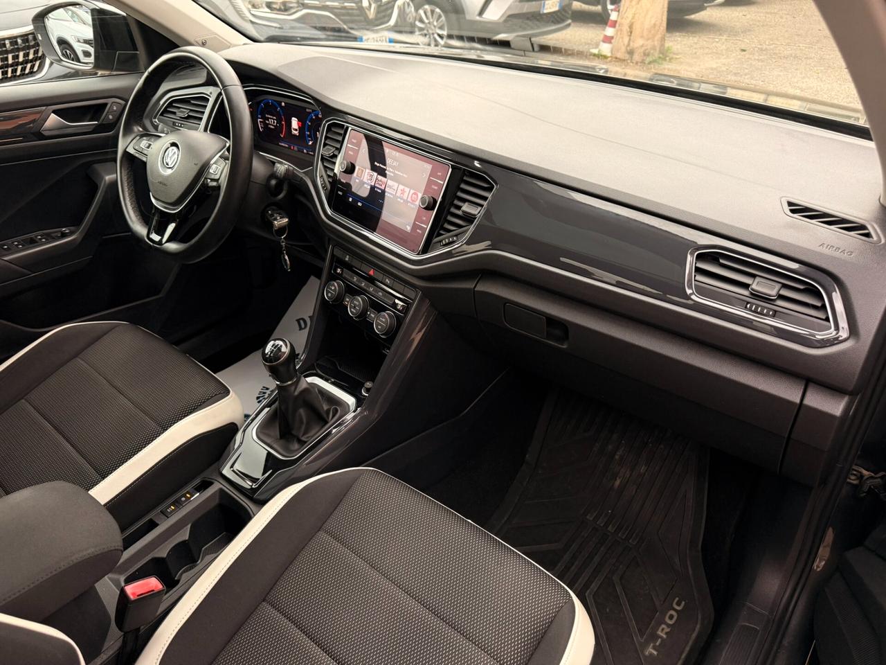 Volkswagen T-Roc 1.6 TDi 116CV Adv. TETTO APR. - 2019